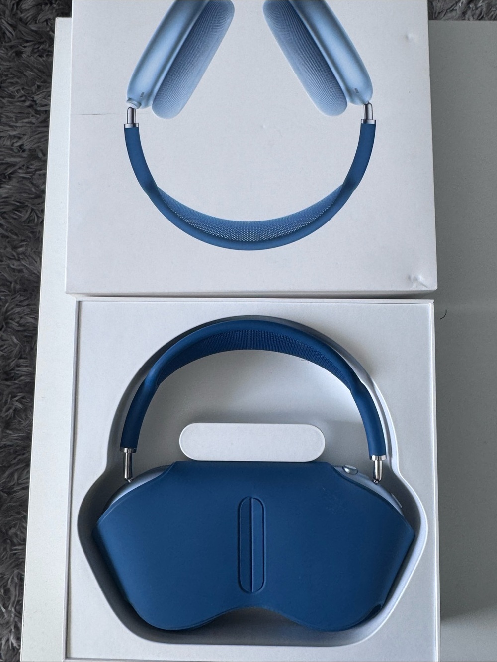 Apple Over-Ear Headphones in Blue - Stylish Wireless Design
